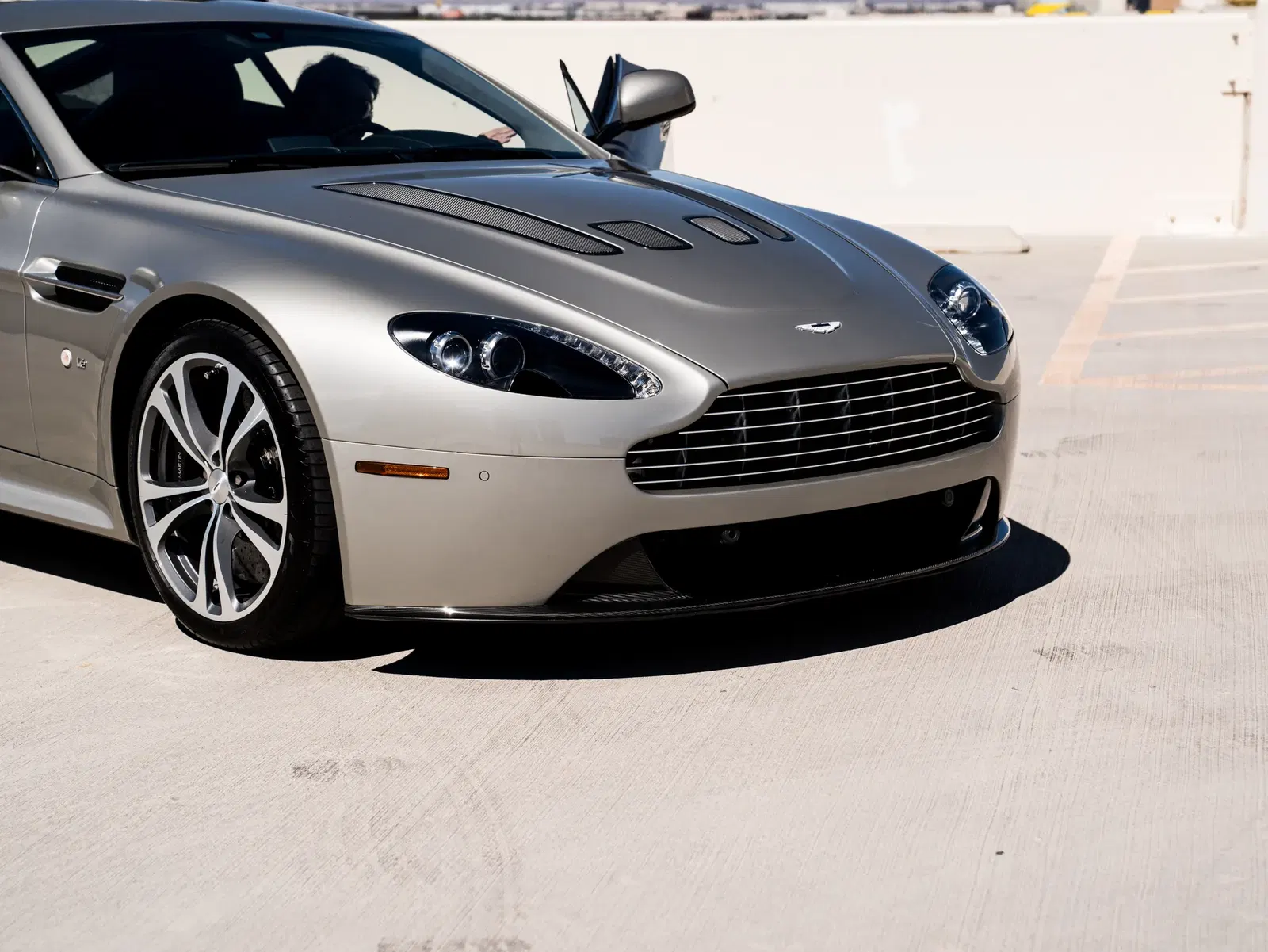 6k-Mile 2017 Aston Martin V12 Vantage S 7-Speed