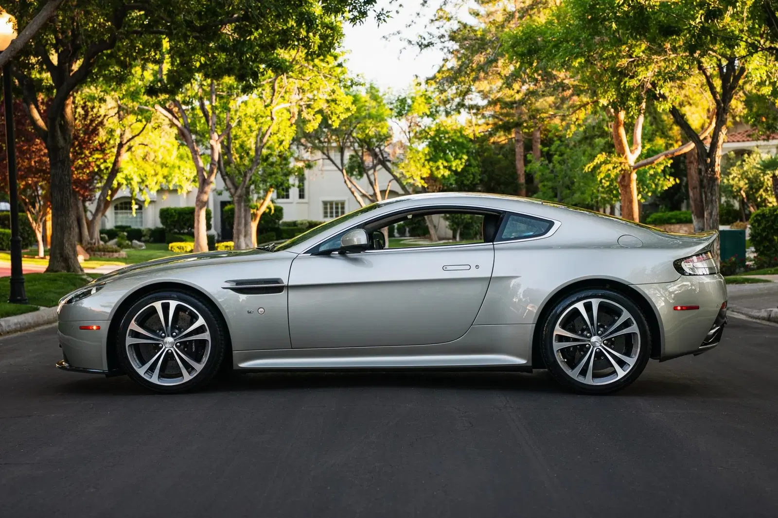 6k-Mile 2017 Aston Martin V12 Vantage S 7-Speed