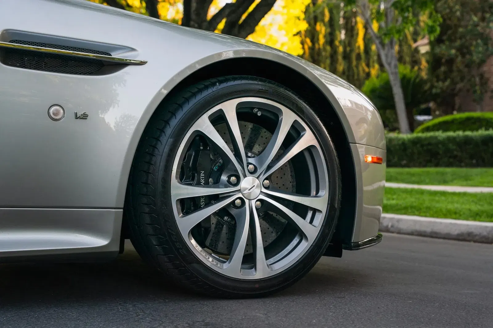6k-Mile 2017 Aston Martin V12 Vantage S 7-Speed