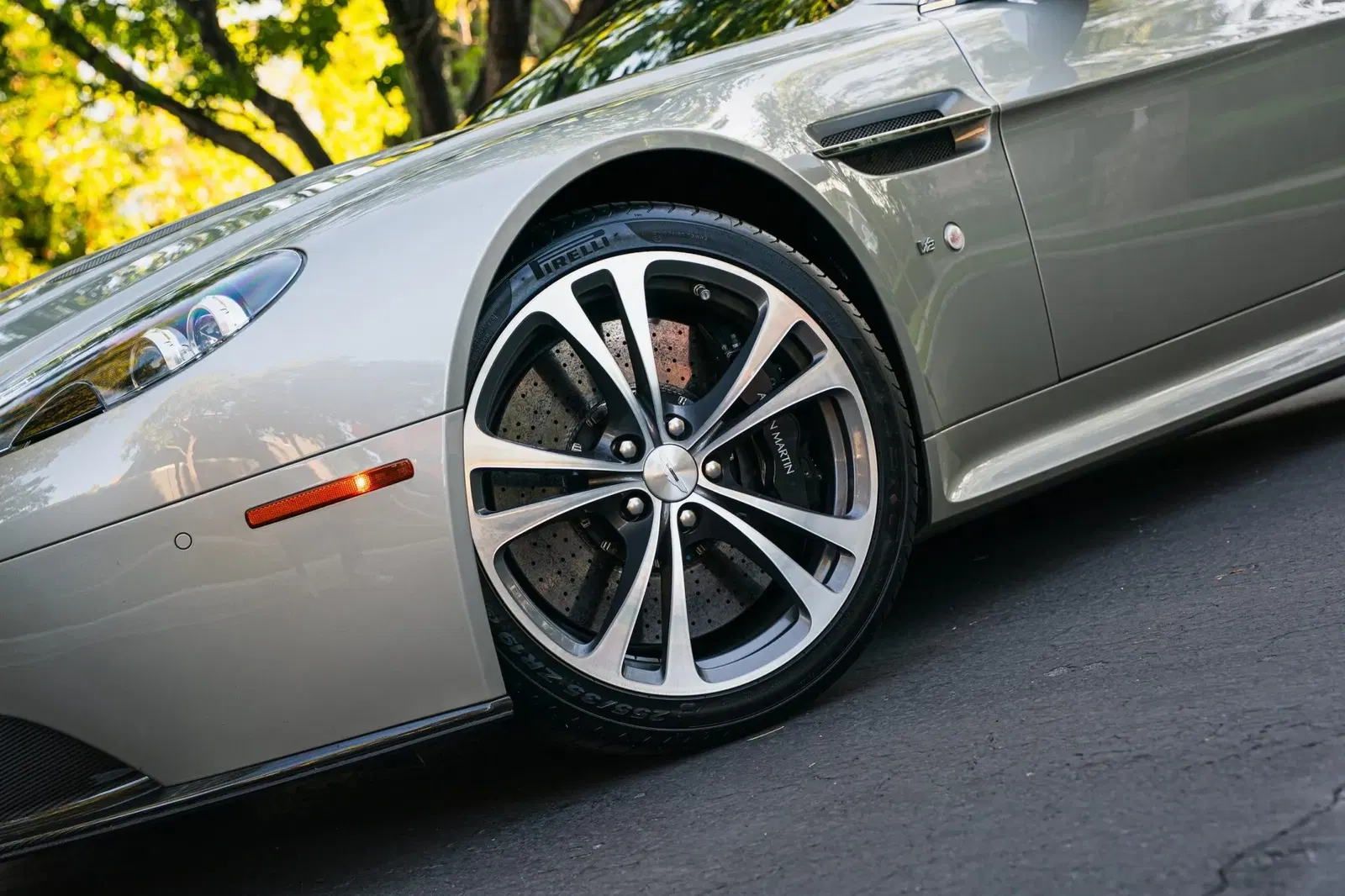 6k-Mile 2017 Aston Martin V12 Vantage S 7-Speed