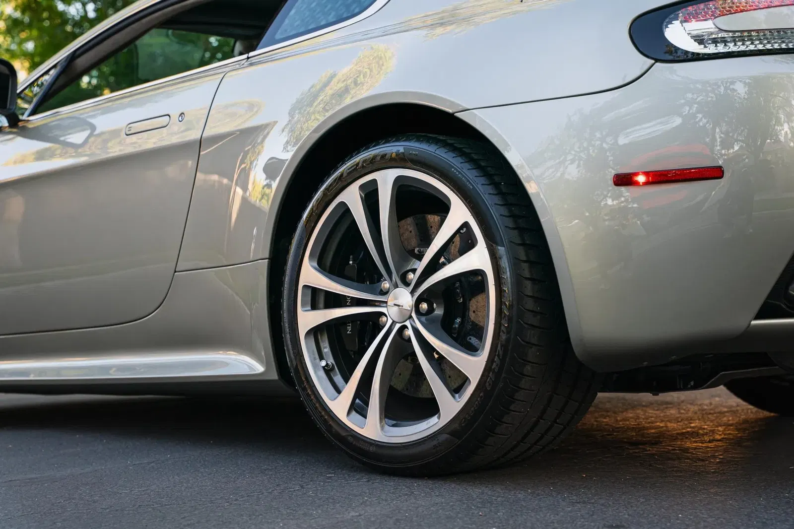 6k-Mile 2017 Aston Martin V12 Vantage S 7-Speed