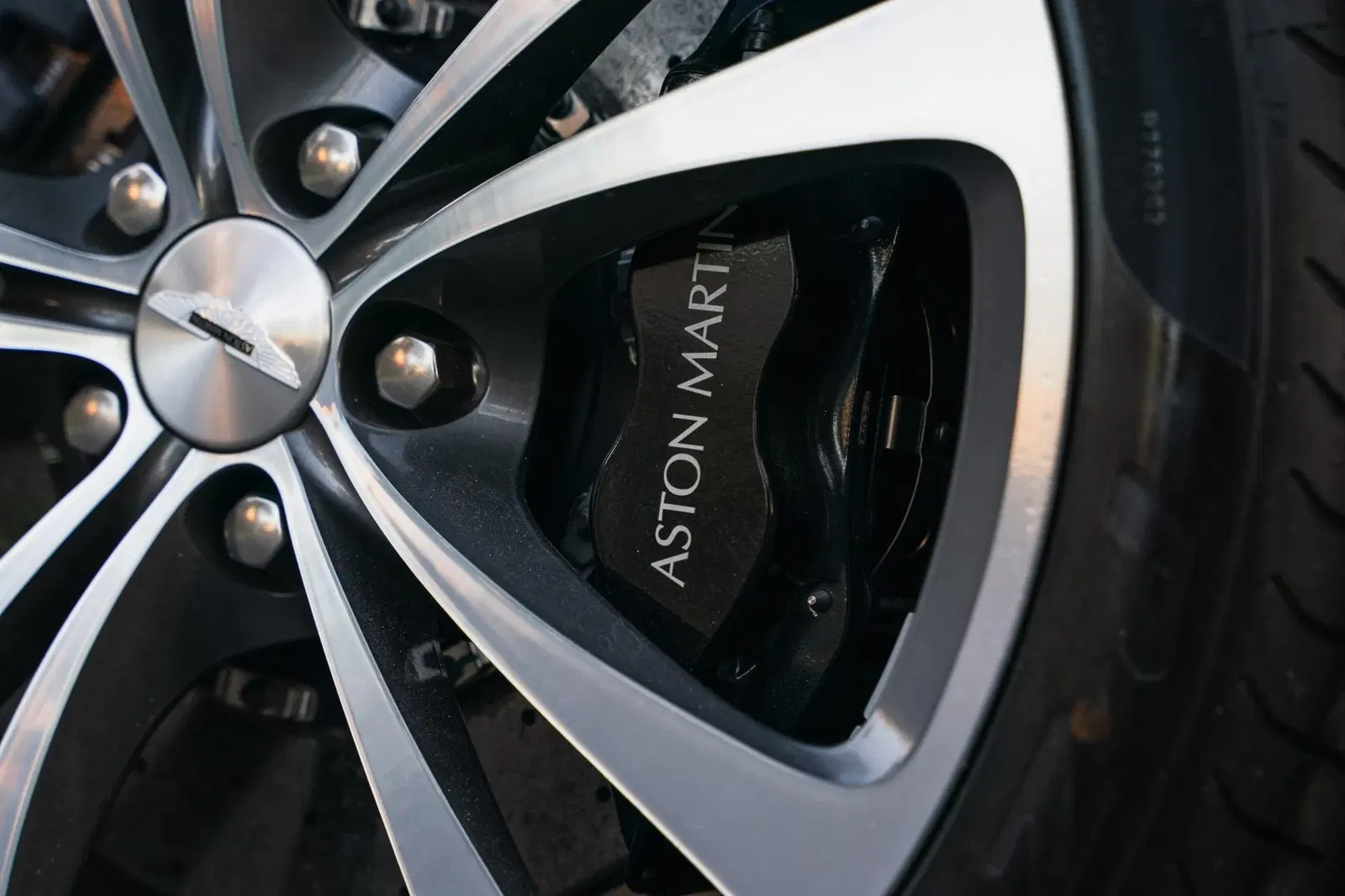 6k-Mile 2017 Aston Martin V12 Vantage S 7-Speed