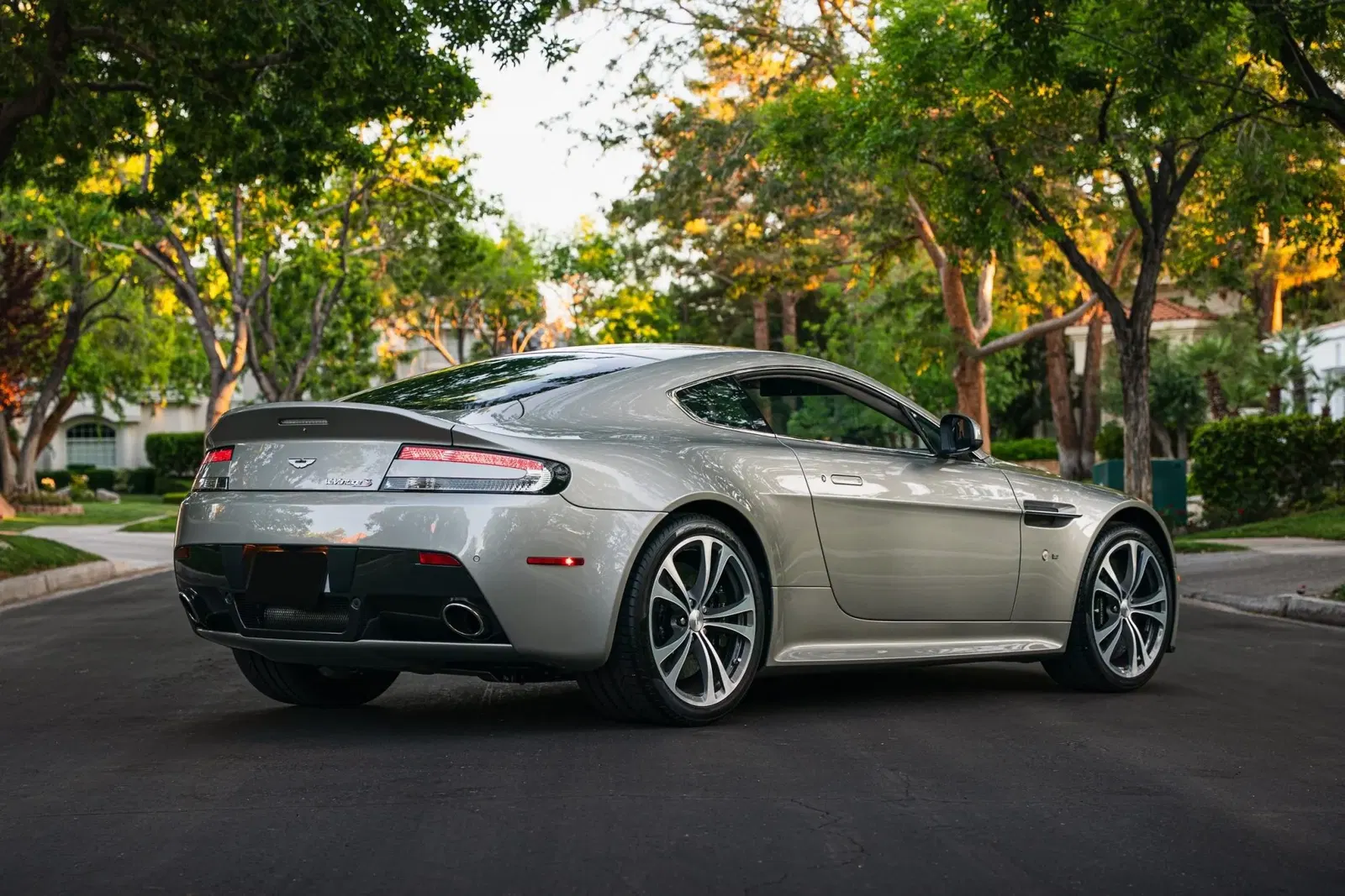 6k-Mile 2017 Aston Martin V12 Vantage S 7-Speed