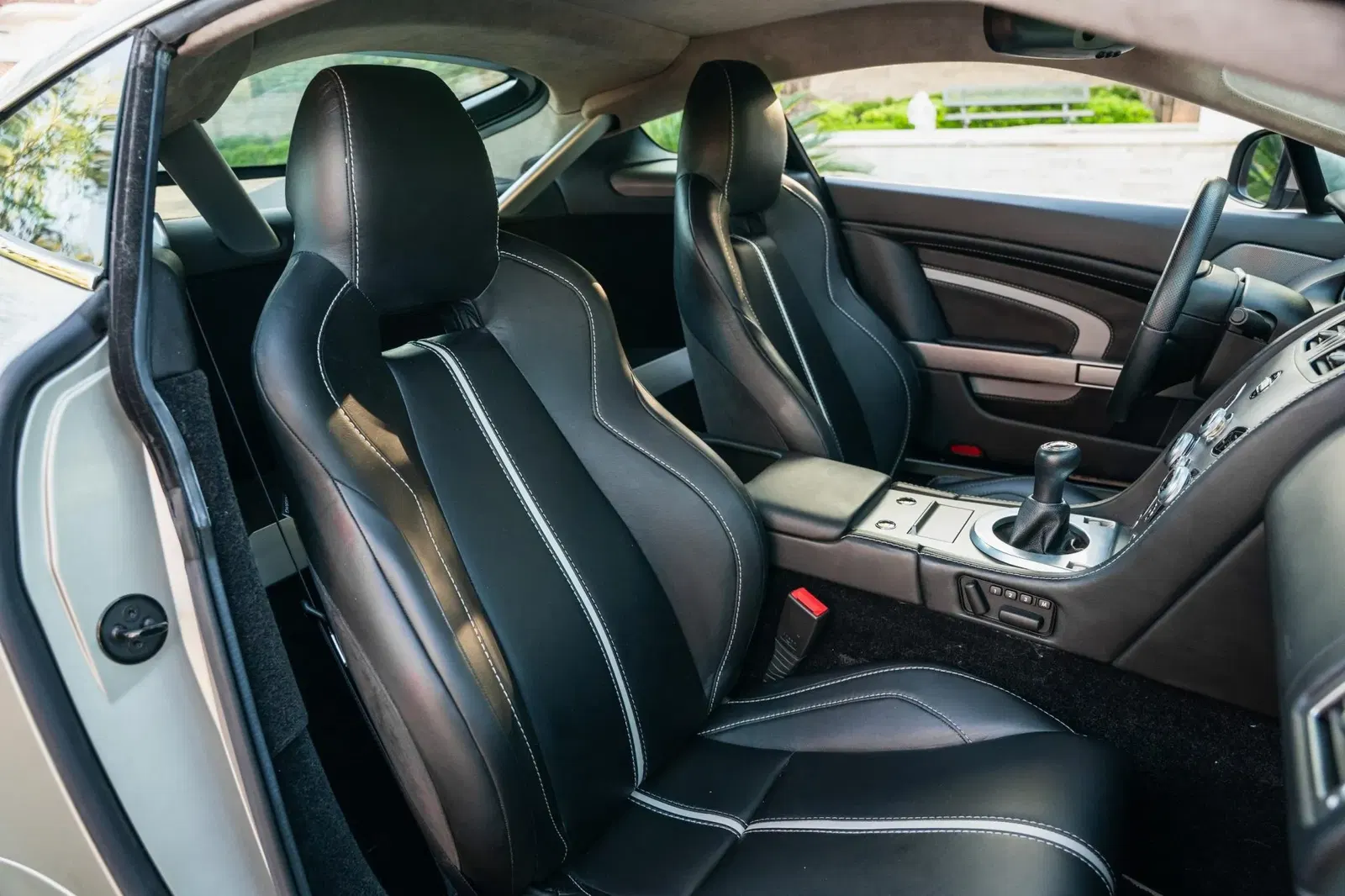 6k-Mile 2017 Aston Martin V12 Vantage S 7-Speed
