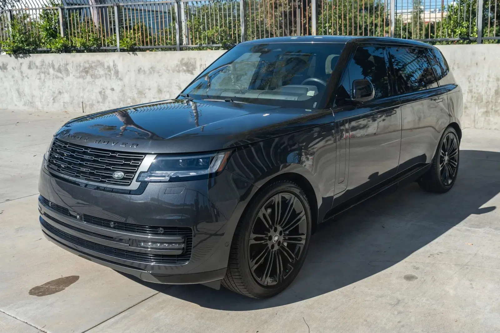 2024 Land Rover Range Rover P400 SE LWB