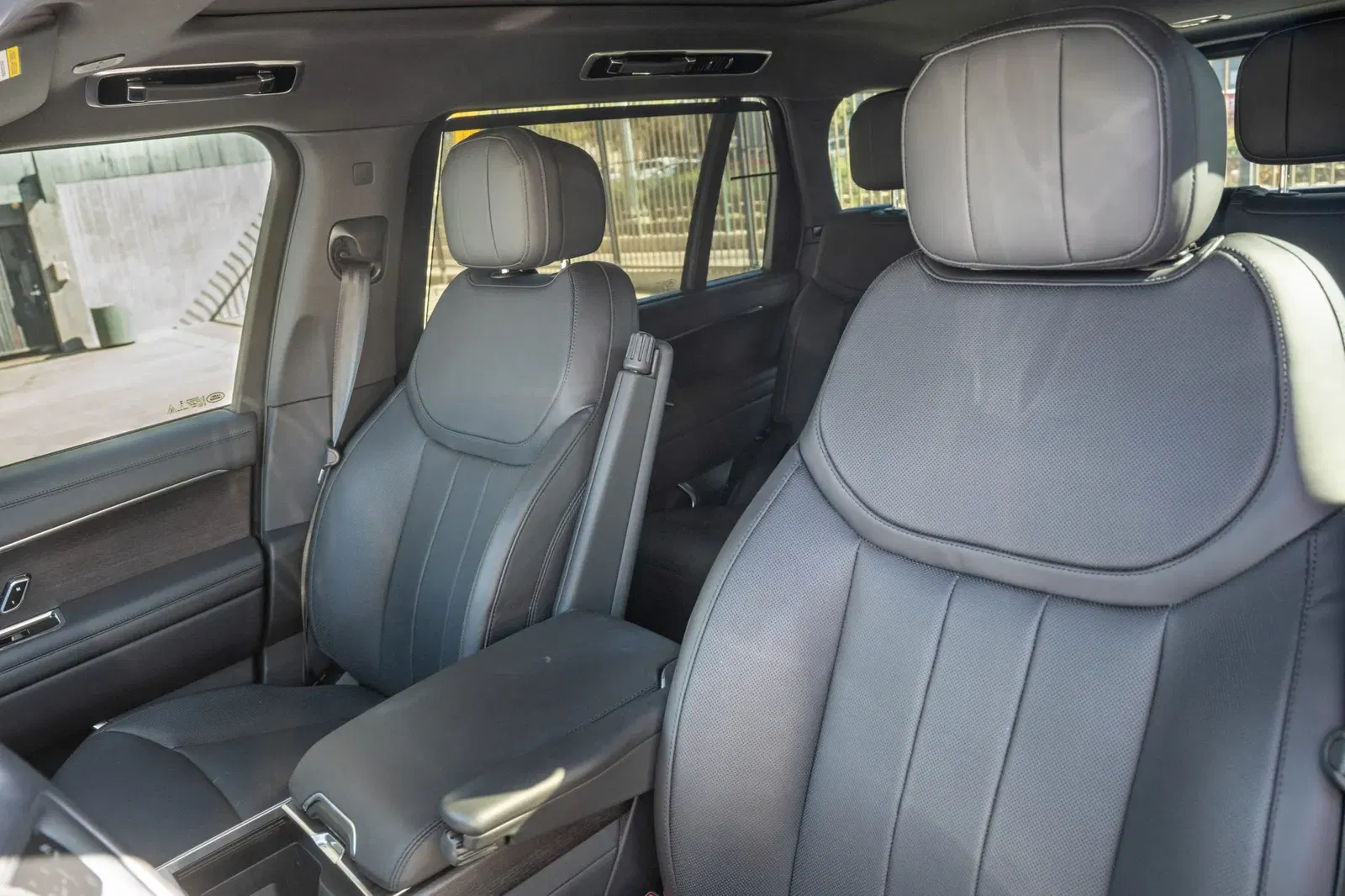 2024 Land Rover Range Rover P400 SE LWB