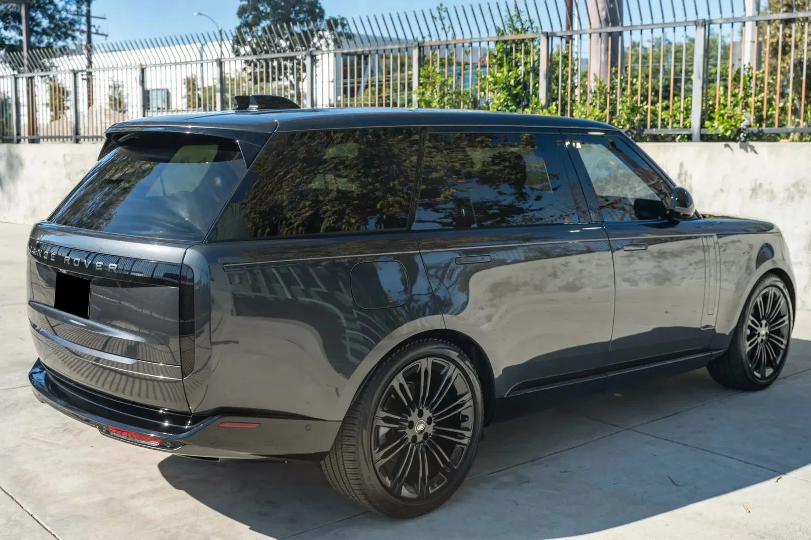 2024 Land Rover Range Rover P400 SE LWB