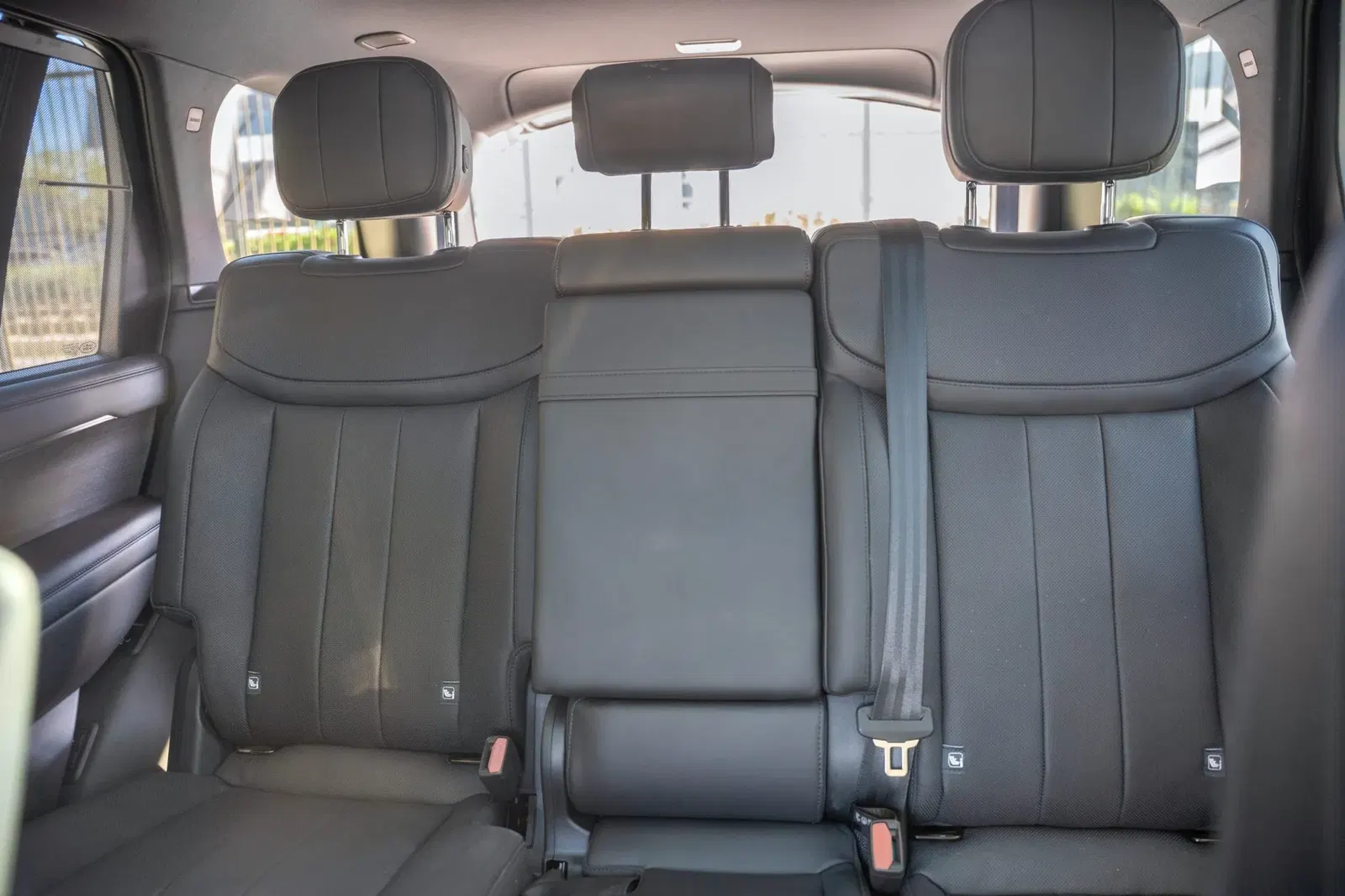 2024 Land Rover Range Rover P400 SE LWB
