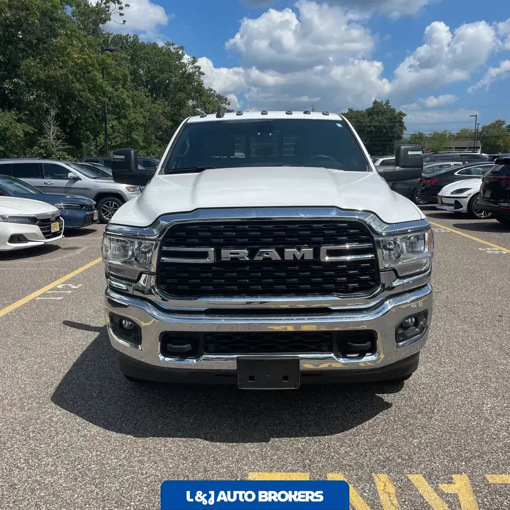 2023 Ram 3500 Cab/Chassis SLT