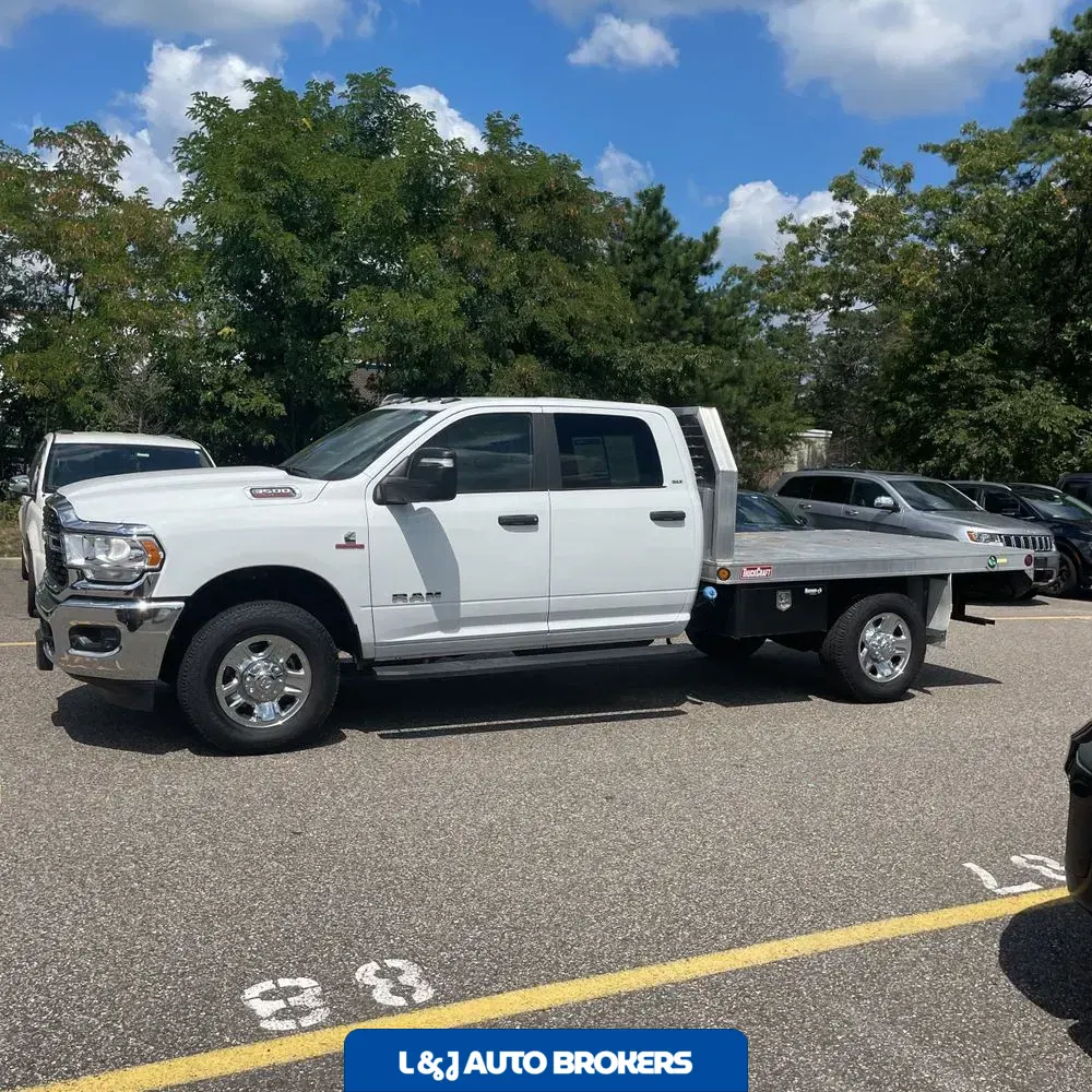 2023 Ram 3500 Cab/Chassis SLT