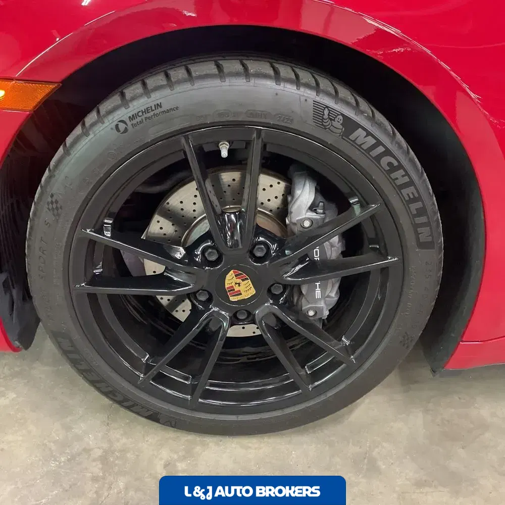 2021 Porsche 911 Carrera