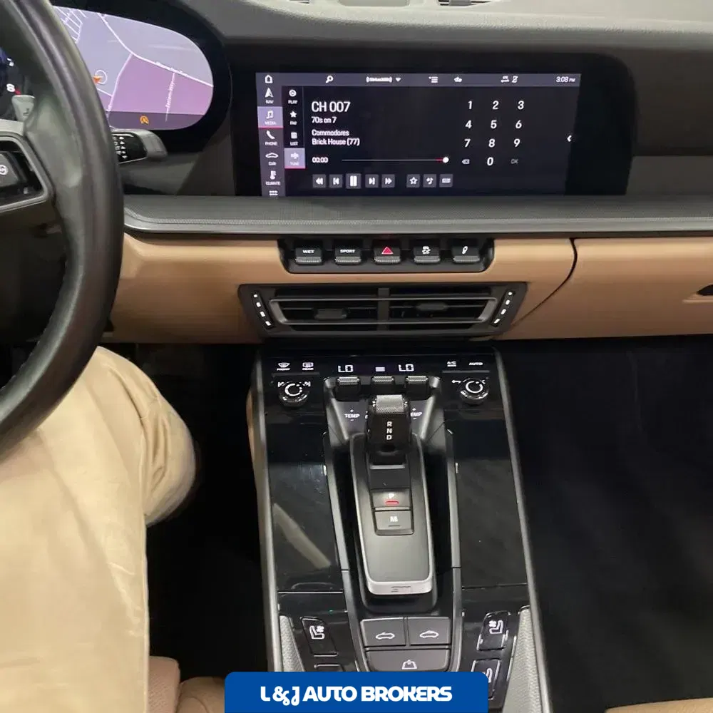 2021 Porsche 911 Carrera