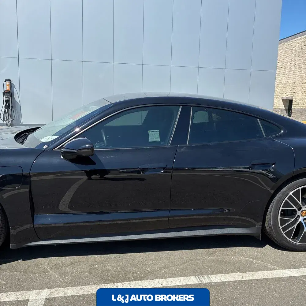 2023 Porsche Taycan Base