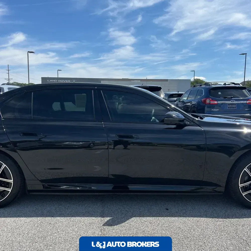 2024 BMW 7-Series 750e xDrive