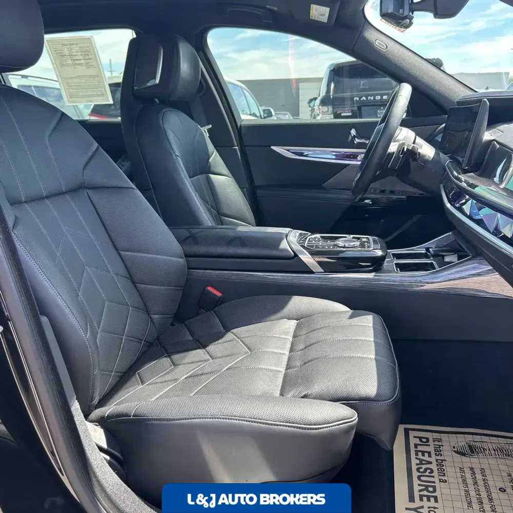 2024 BMW 7-Series 750e xDrive