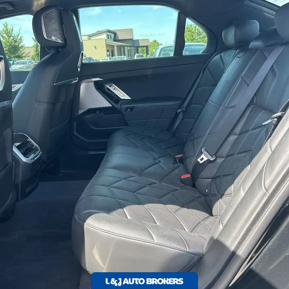 2024 BMW 7-Series 750e xDrive