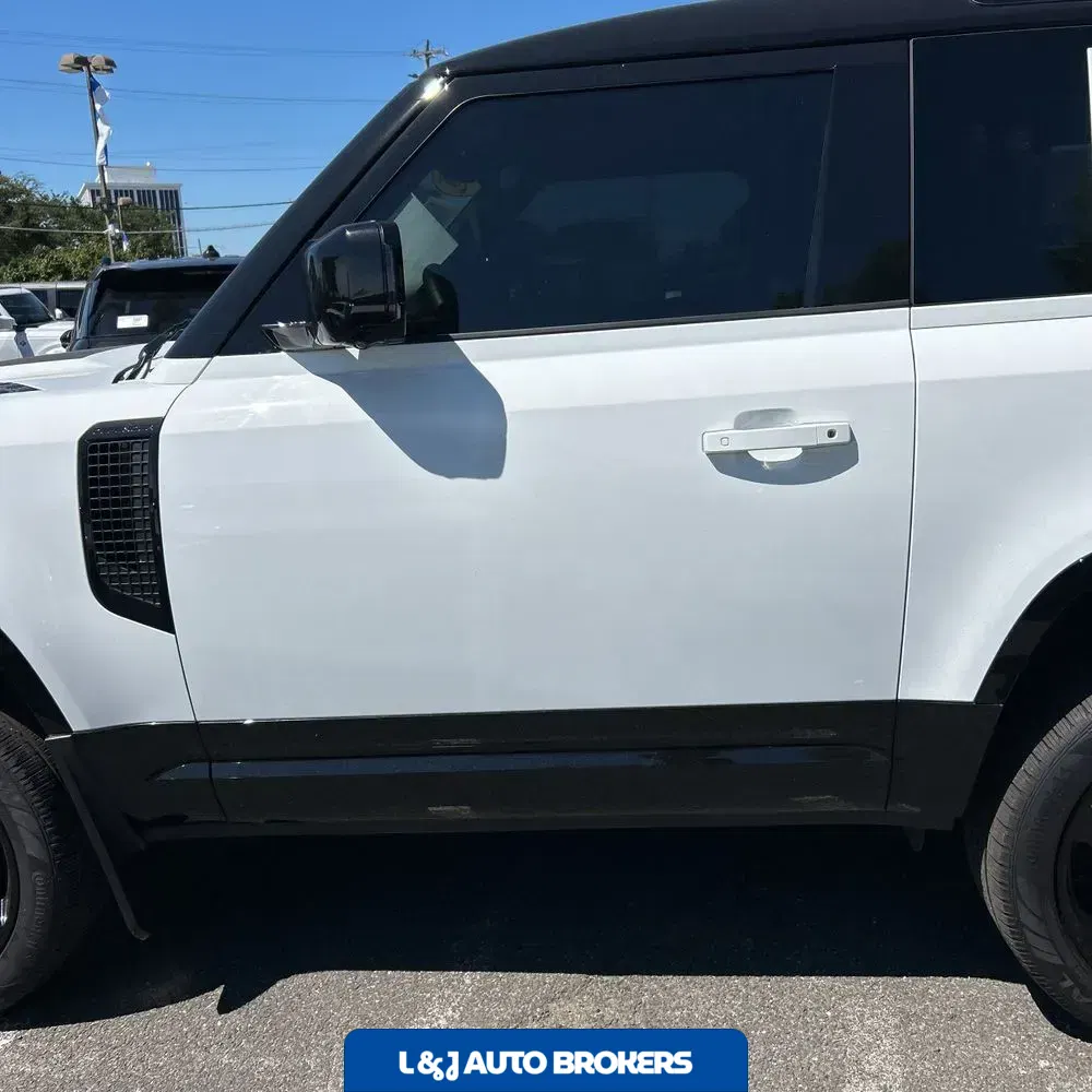 2025 Land Rover Defender 90 P400 X-Dynamic SE