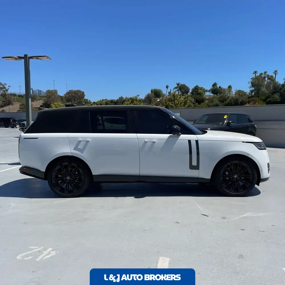 2023 Land Rover Range Rover SE