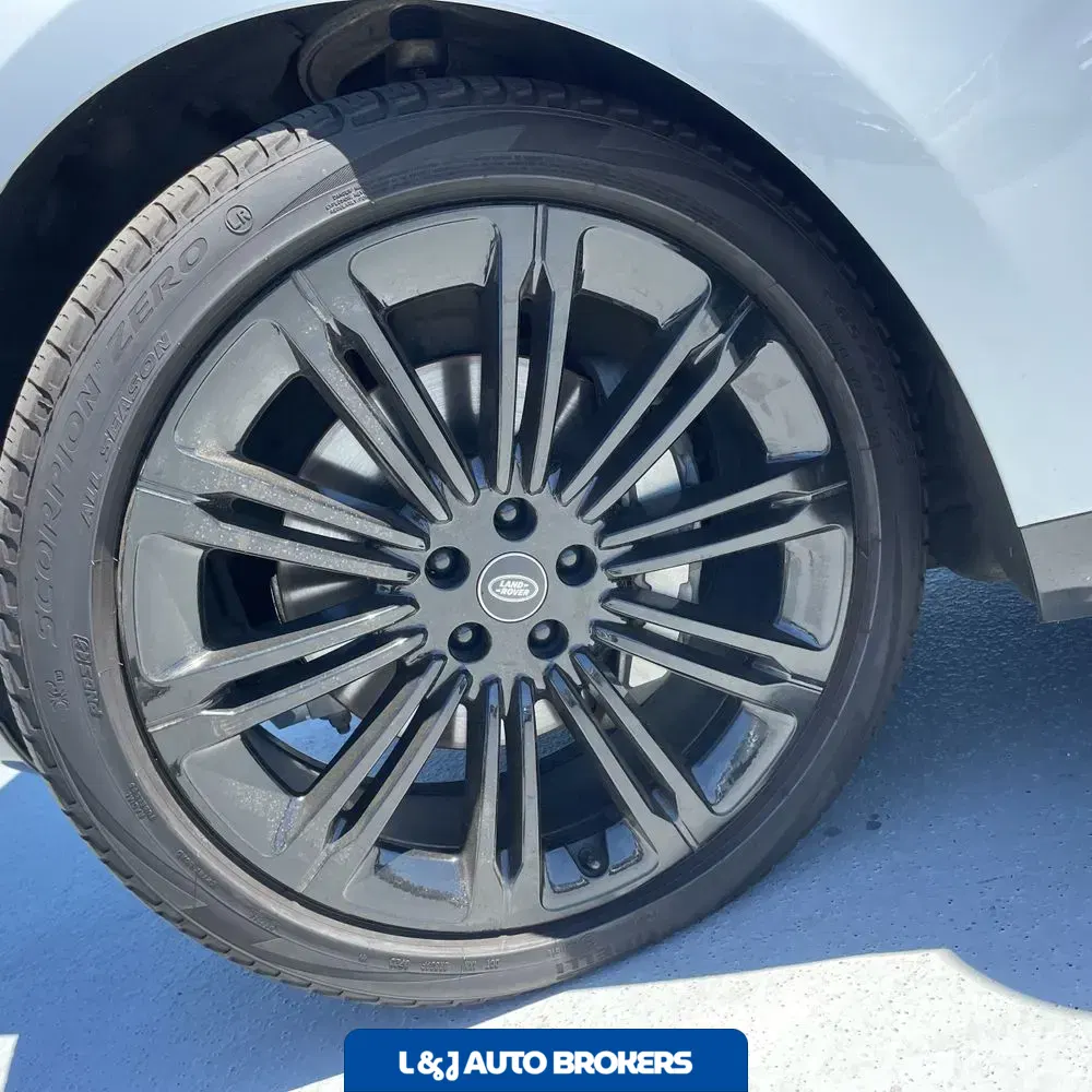 2023 Land Rover Range Rover SE