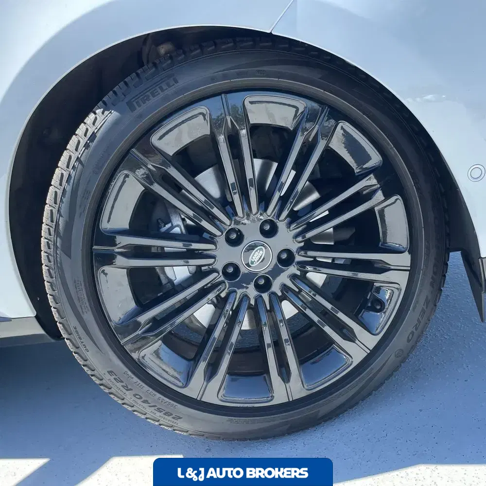 2023 Land Rover Range Rover SE
