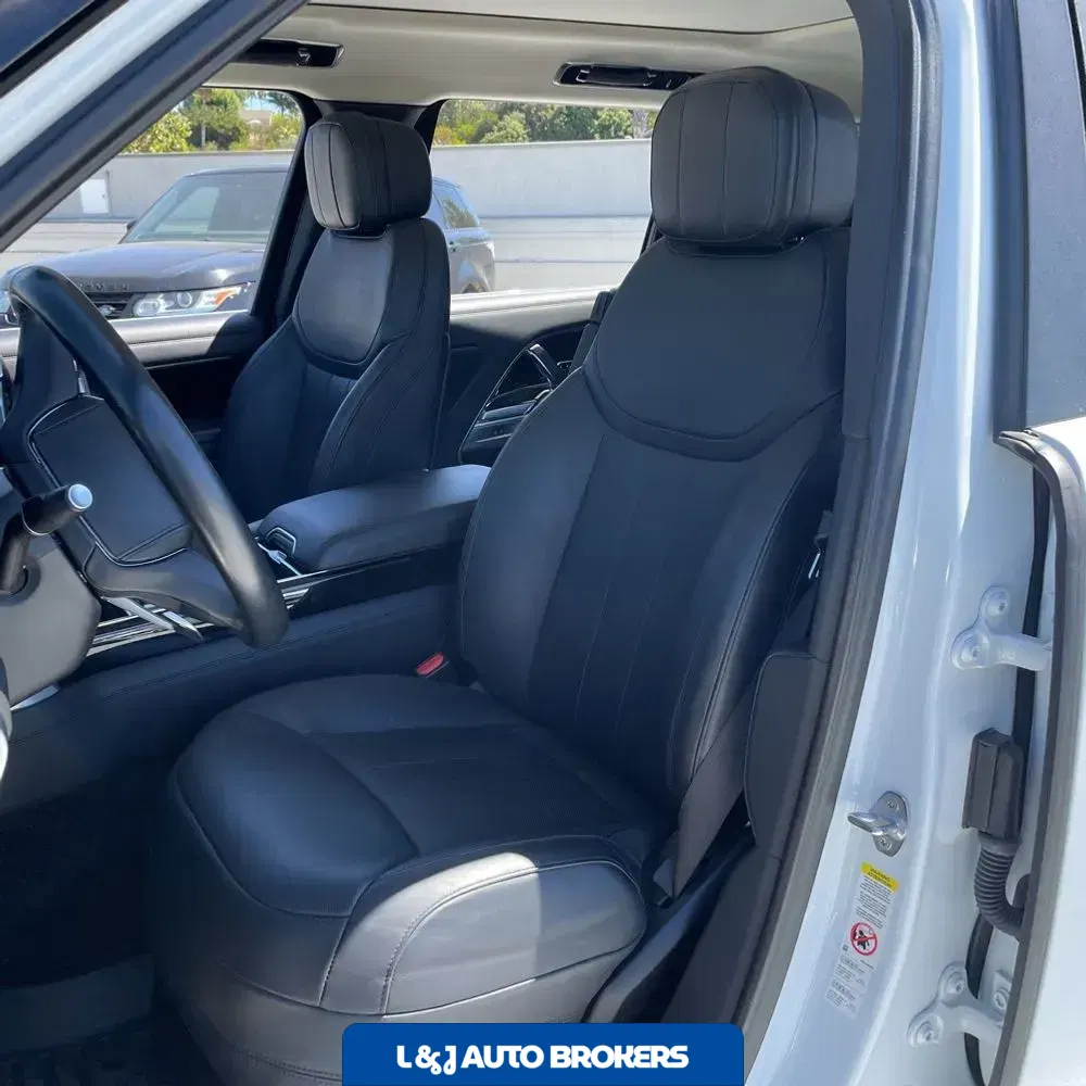 2023 Land Rover Range Rover SE