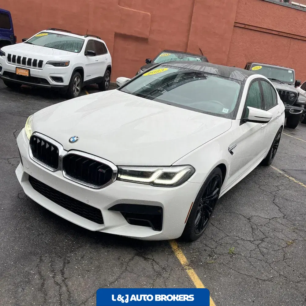 2023 BMW M5