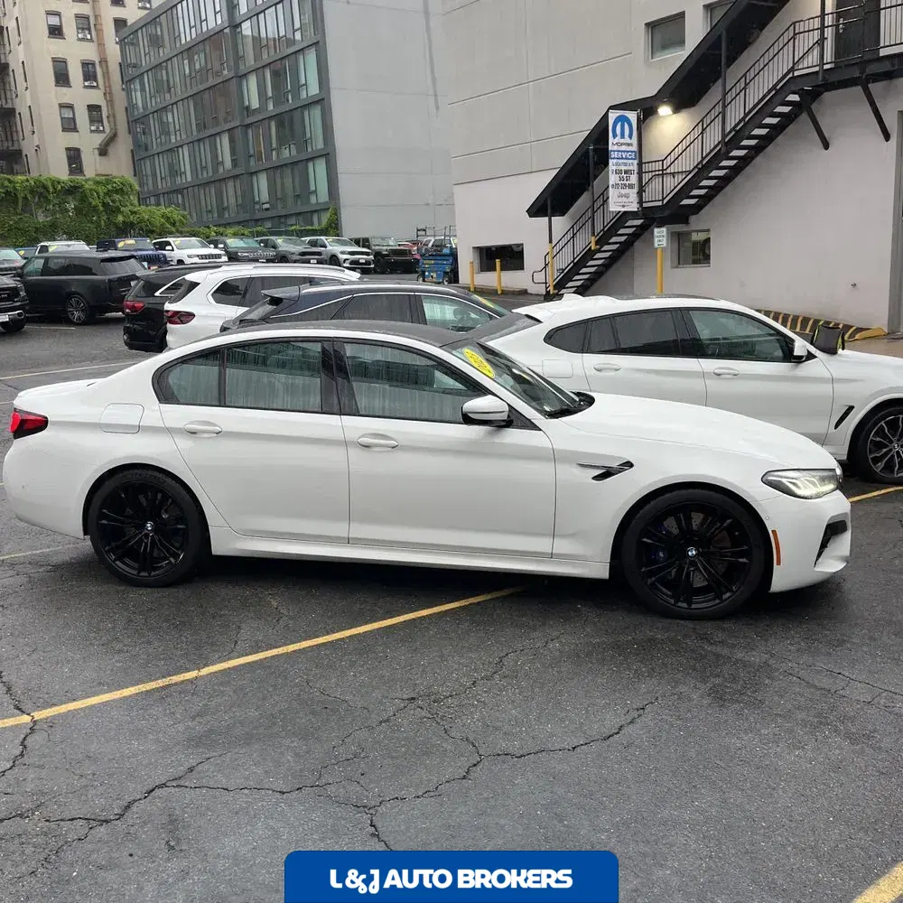 2023 BMW M5