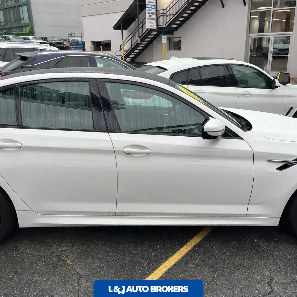 2023 BMW M5