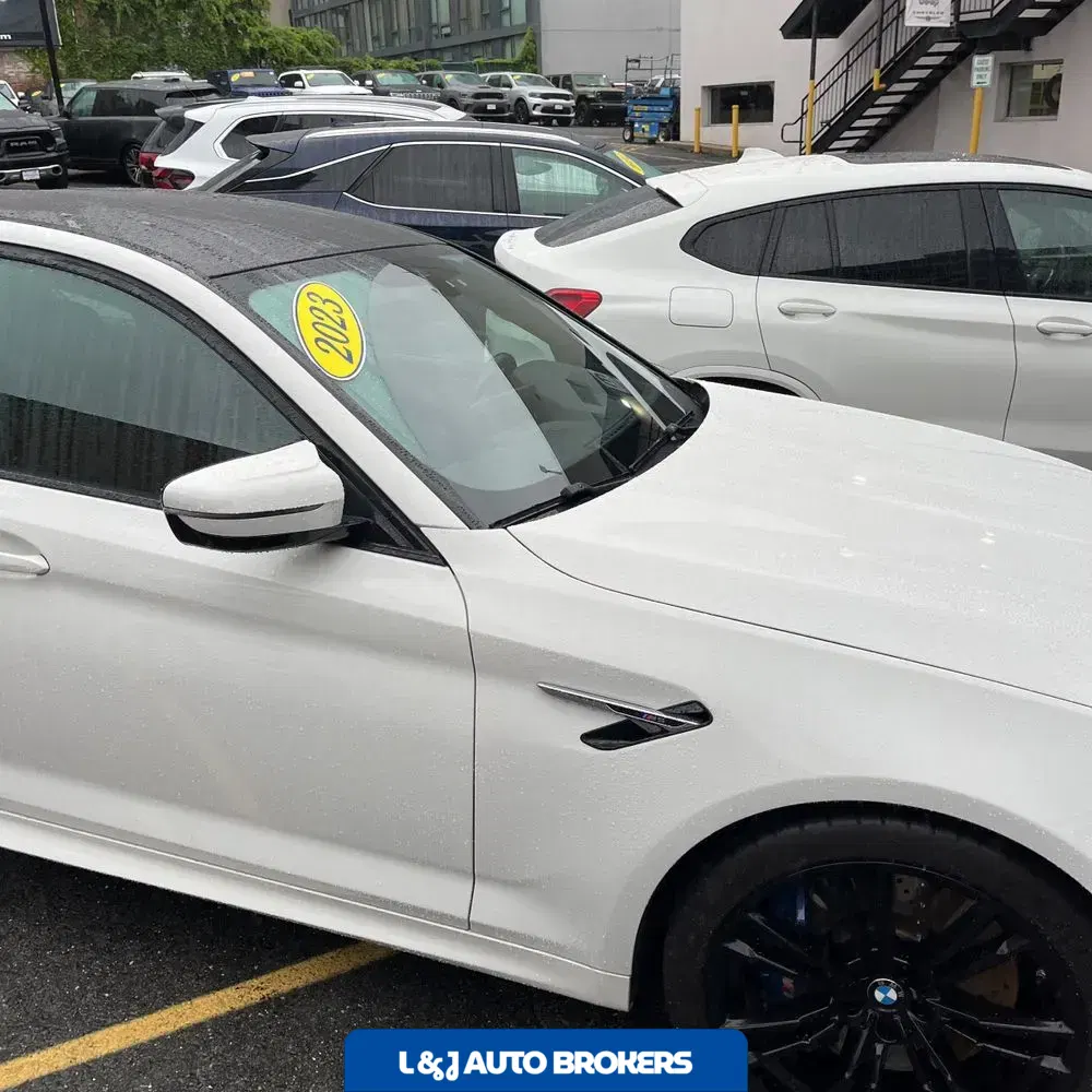 2023 BMW M5