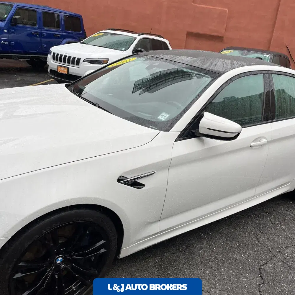 2023 BMW M5