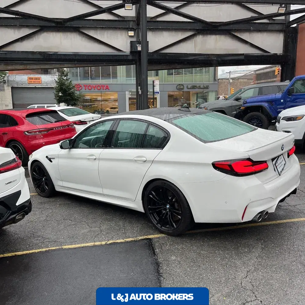 2023 BMW M5