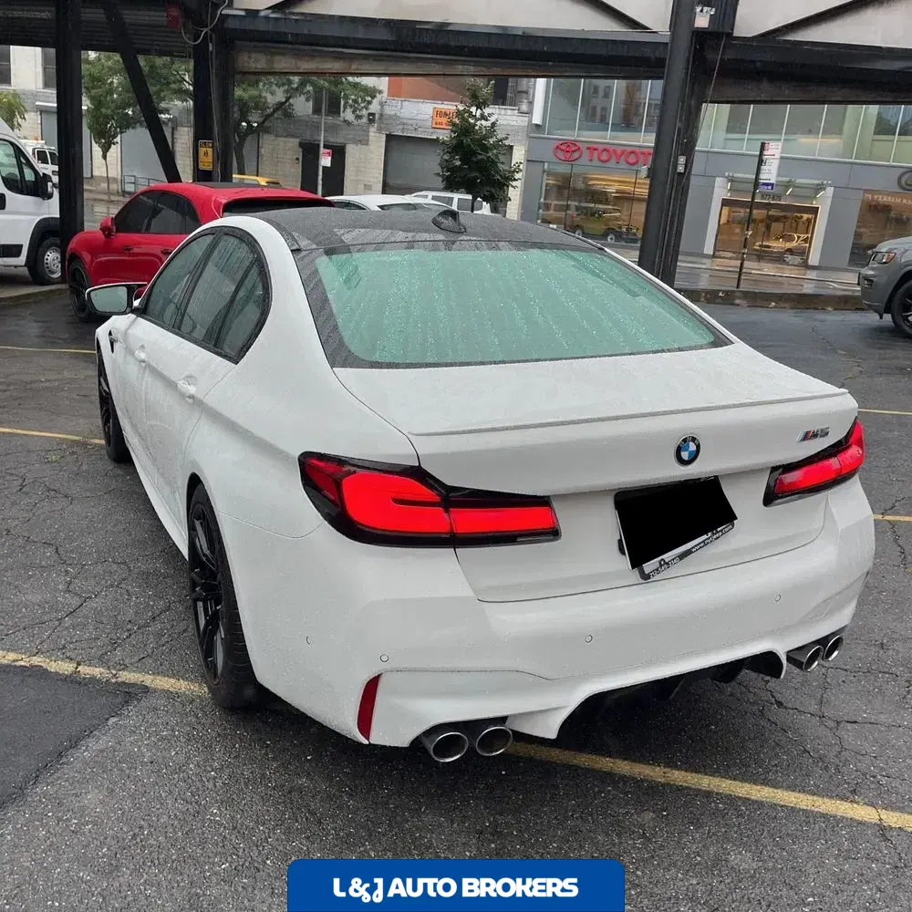 2023 BMW M5
