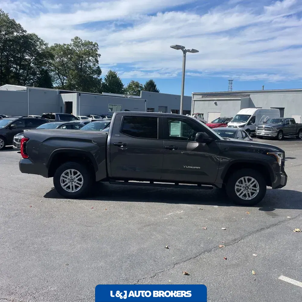 2025 Toyota Tundra SR5