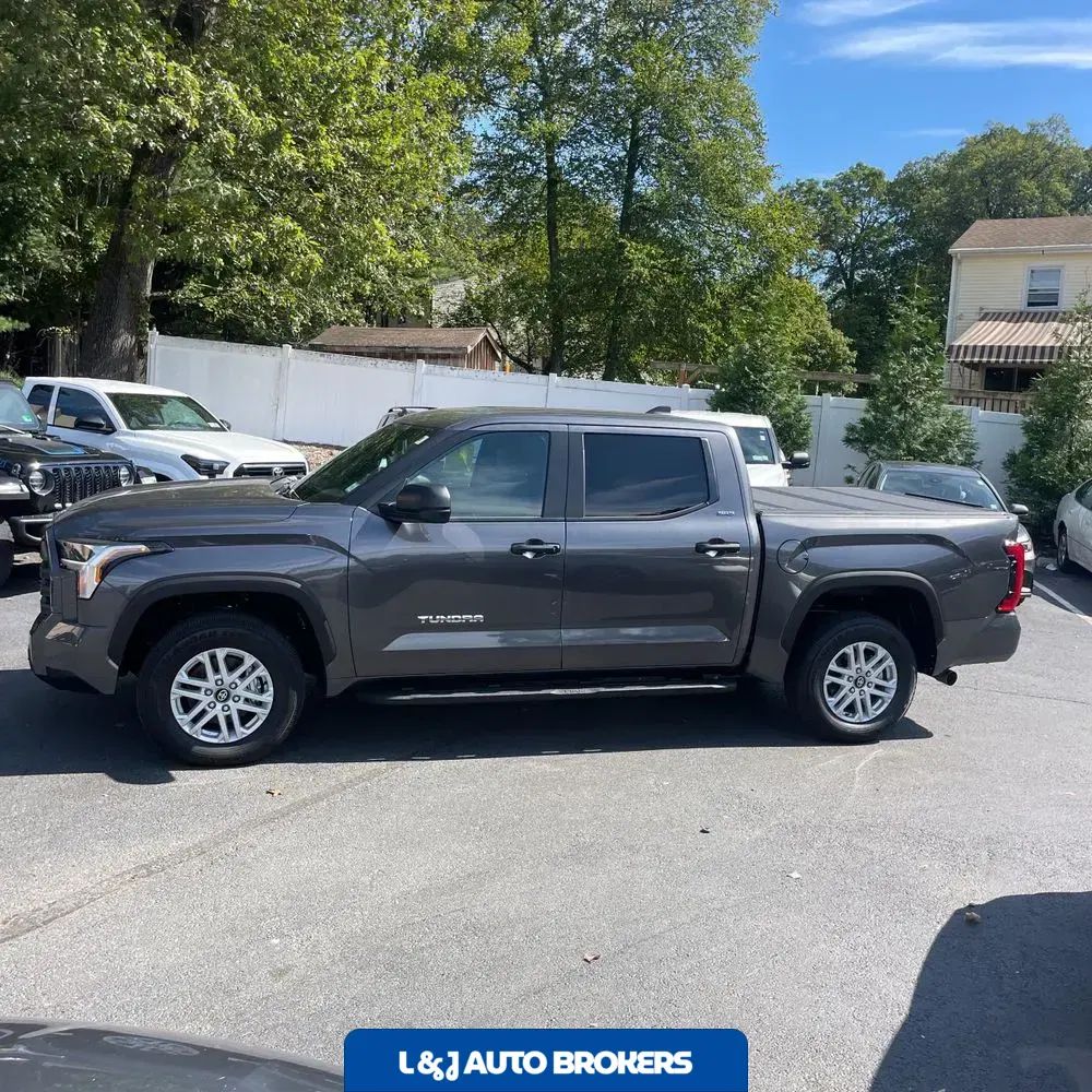 2025 Toyota Tundra SR5
