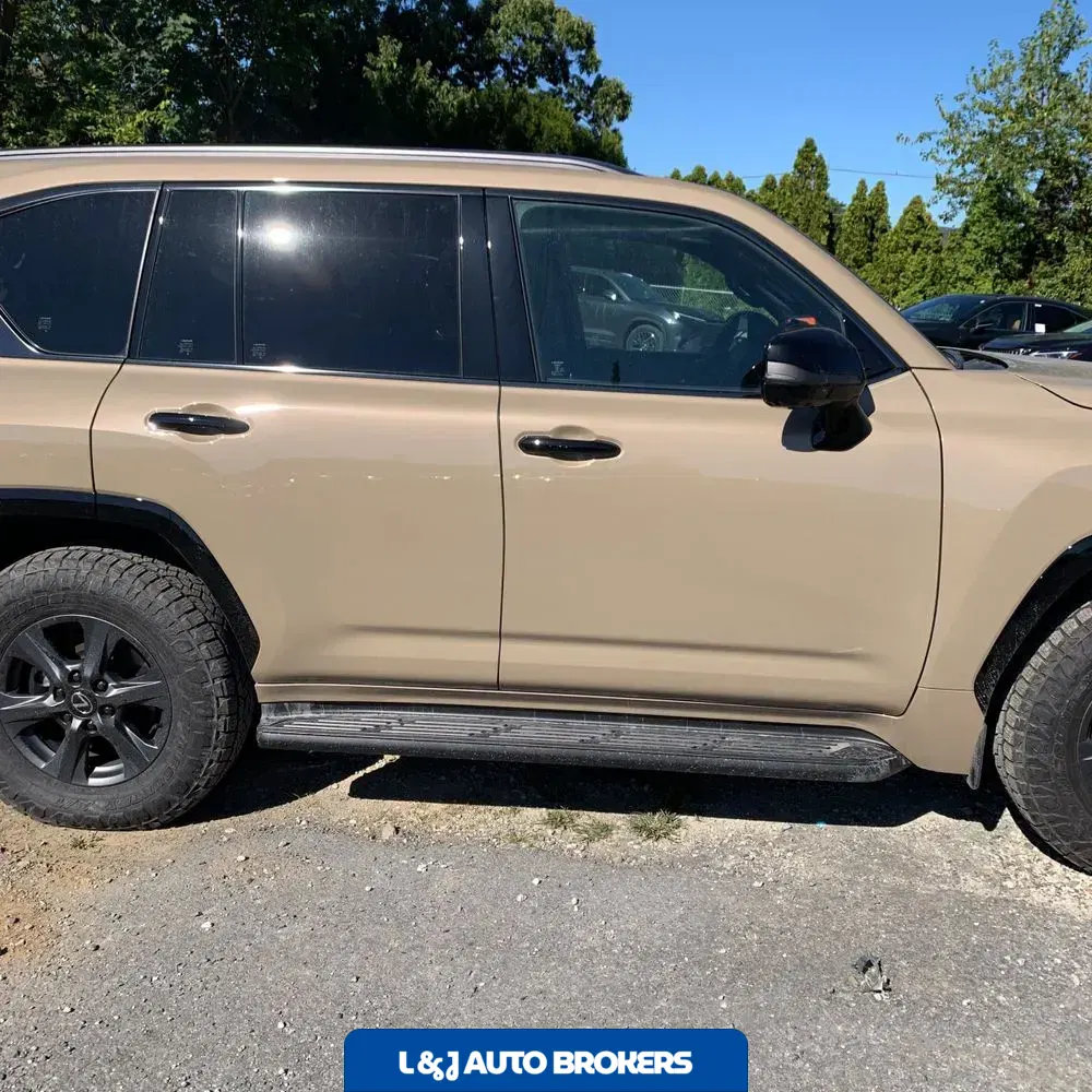 2025 Lexus LX 700h Overtrail