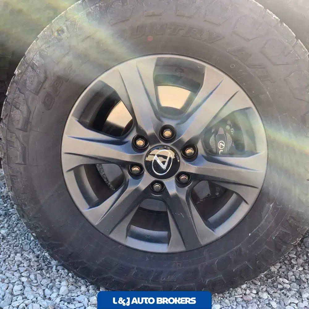 2025 Lexus LX 700h Overtrail