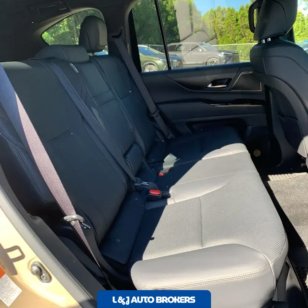 2025 Lexus LX 700h Overtrail