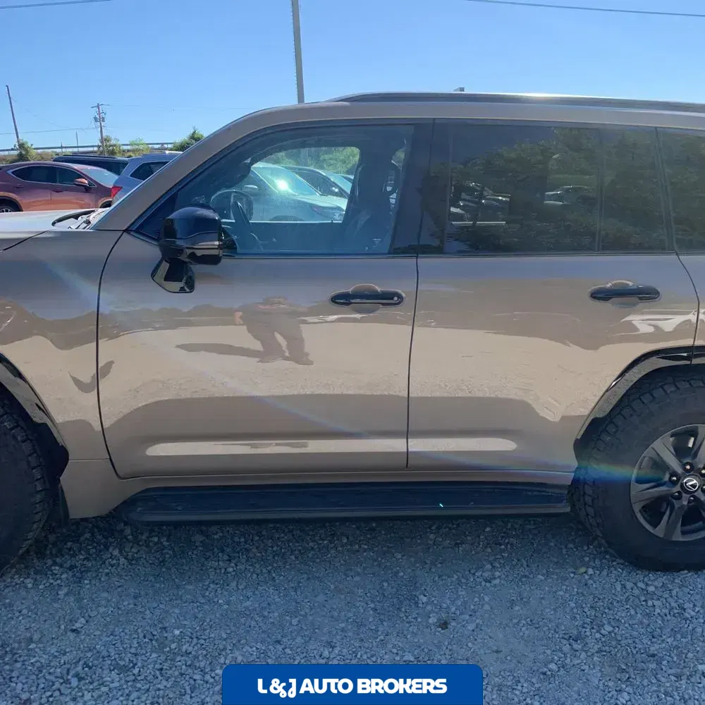 2025 Lexus LX 700h Overtrail