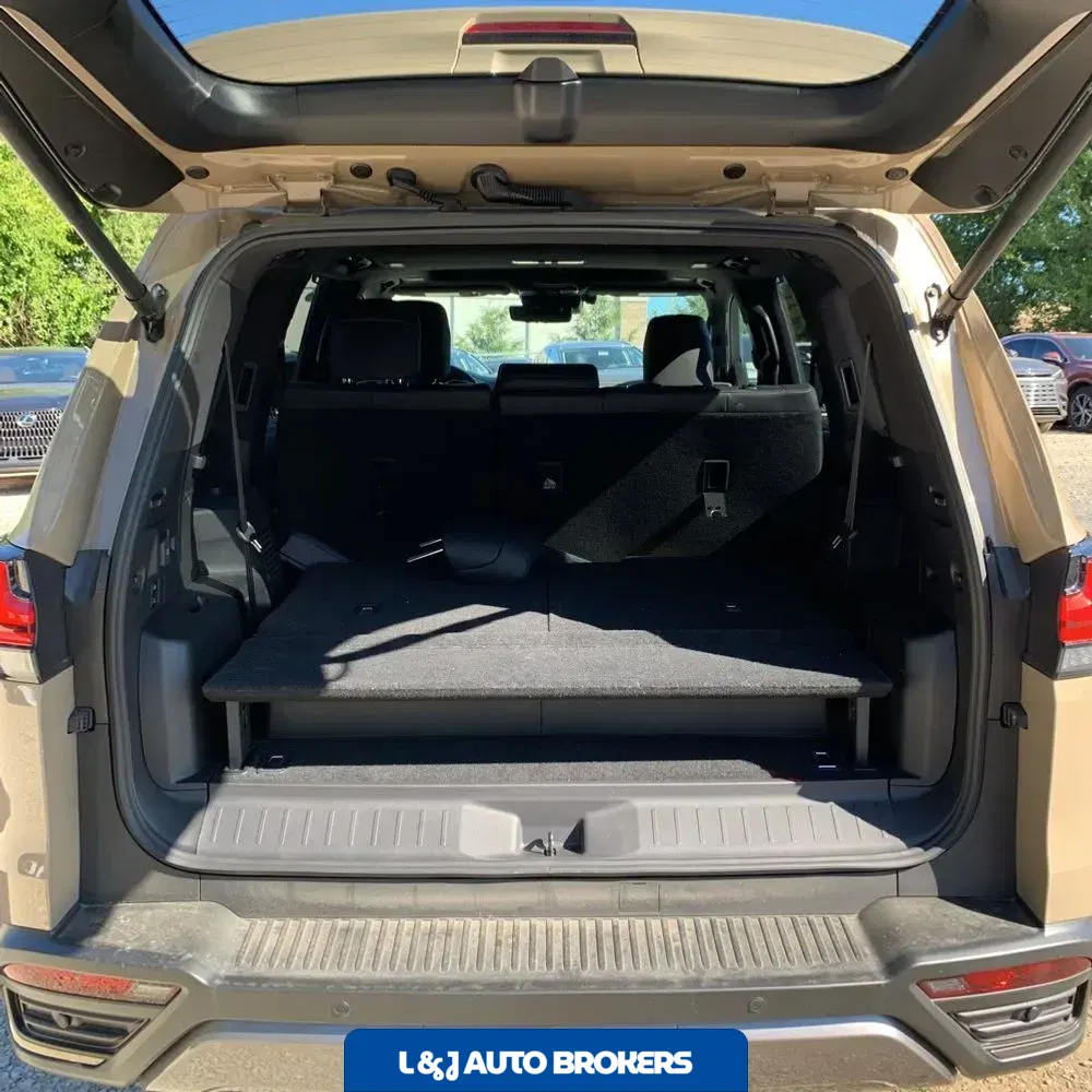 2025 Lexus LX 700h Overtrail