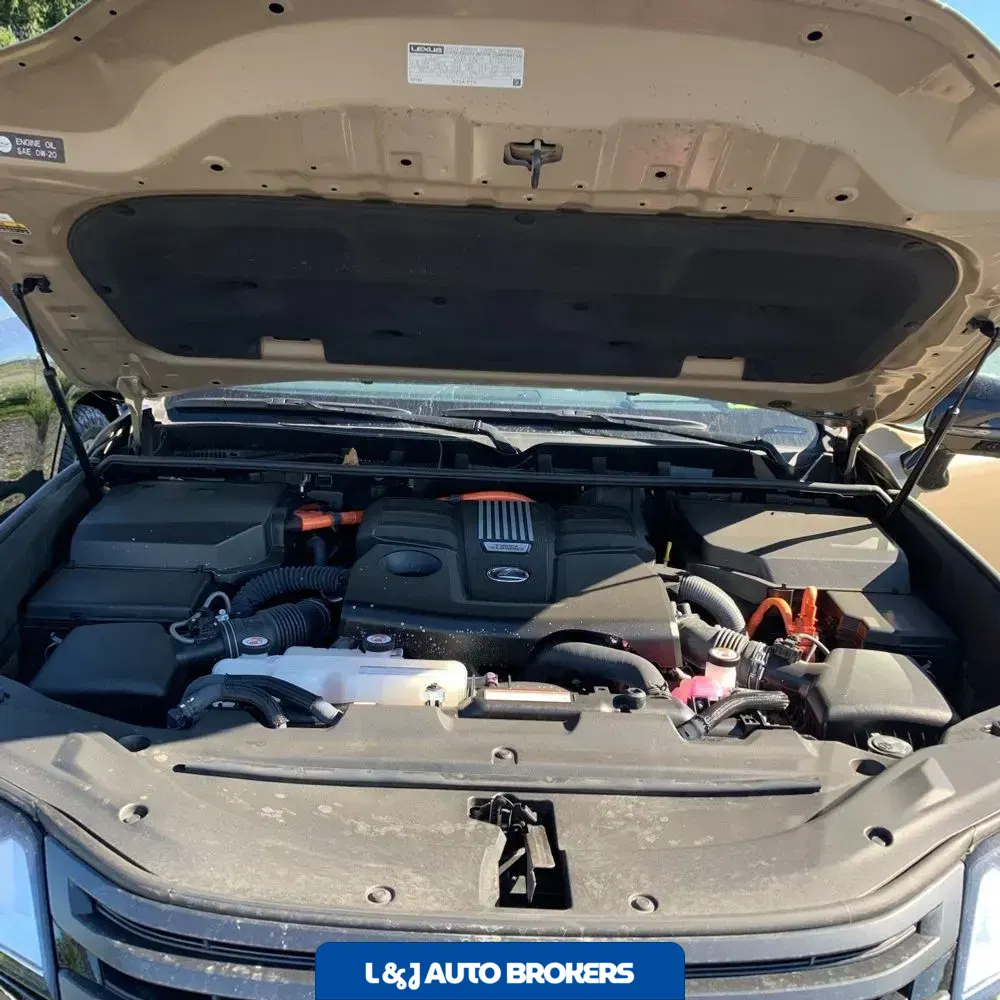 2025 Lexus LX 700h Overtrail