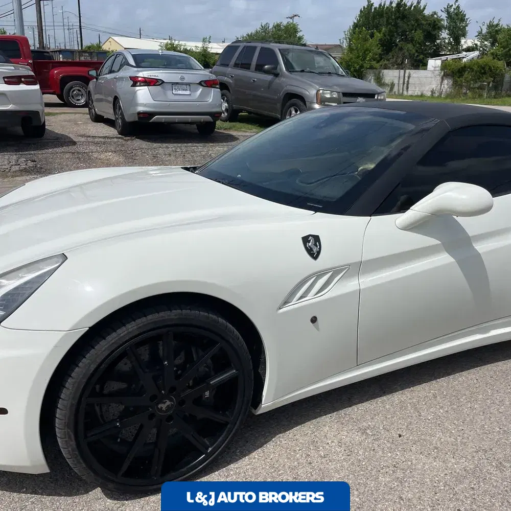 2013 Ferrari California Base