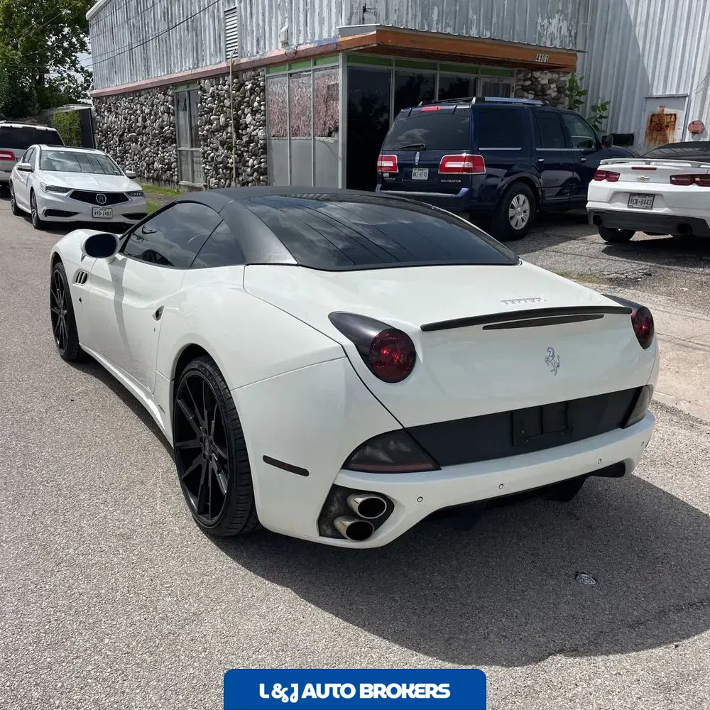 2013 Ferrari California Base