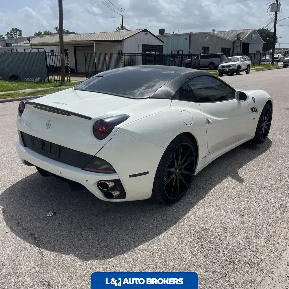 2013 Ferrari California Base