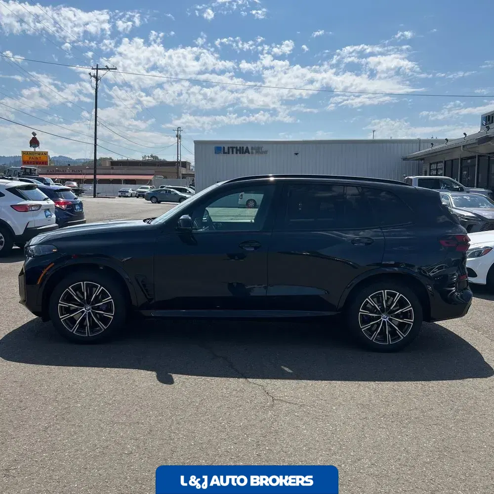 2024 BMW X5 M60i
