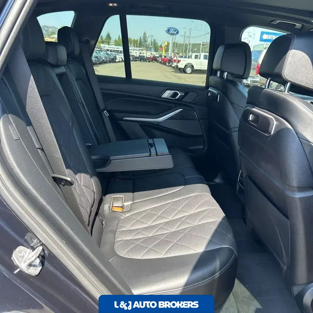 2024 BMW X5 M60i