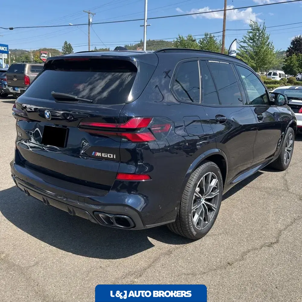 2024 BMW X5 M60i