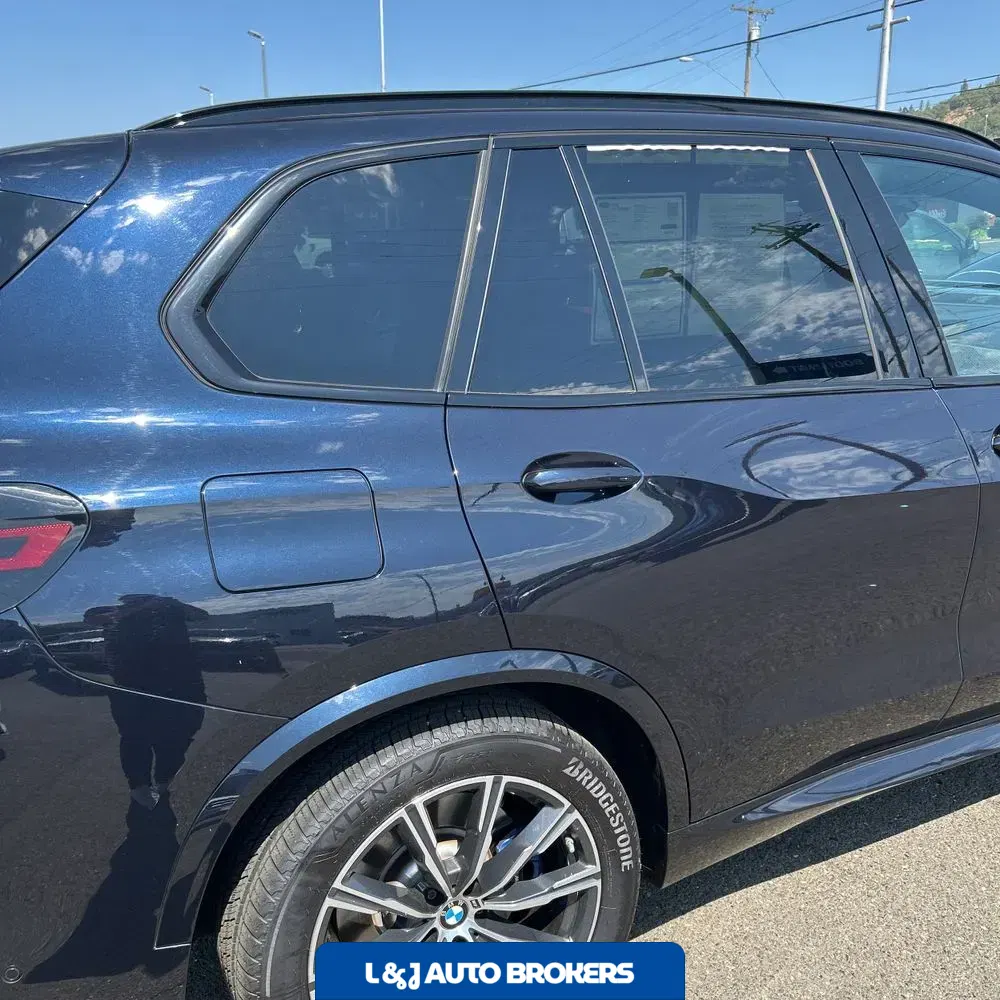 2024 BMW X5 M60i