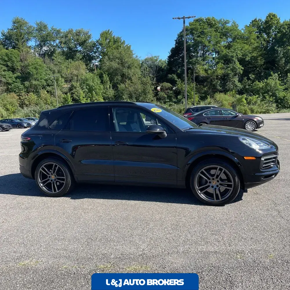 2022 Porsche Cayenne Platinum Edition