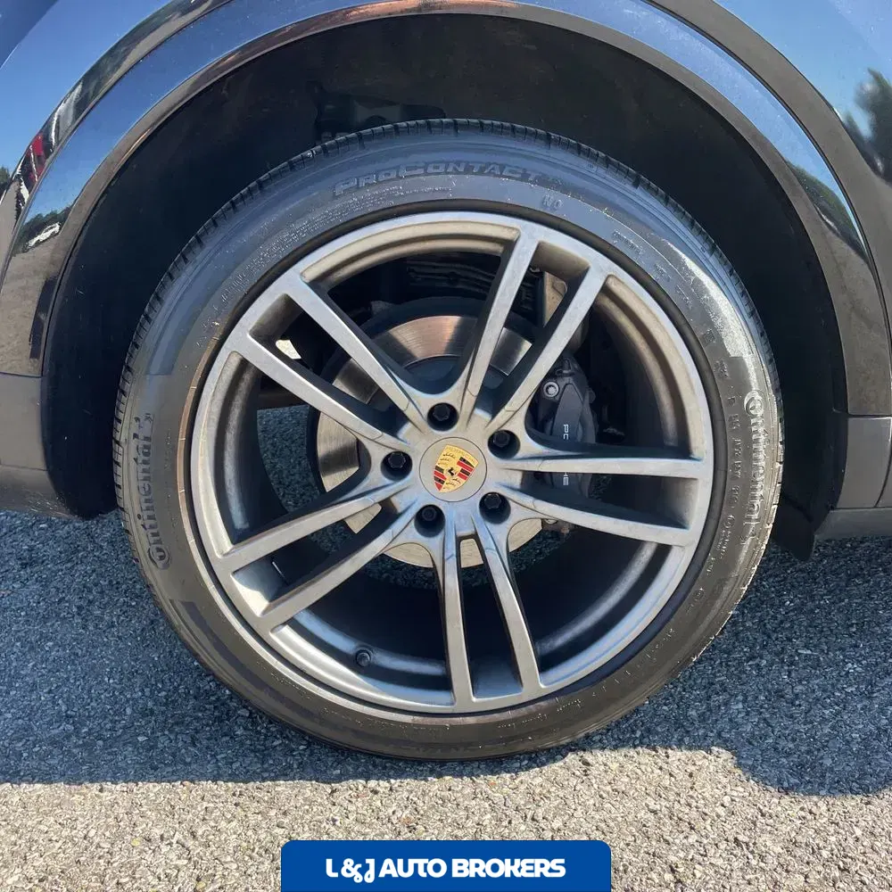 2022 Porsche Cayenne Platinum Edition