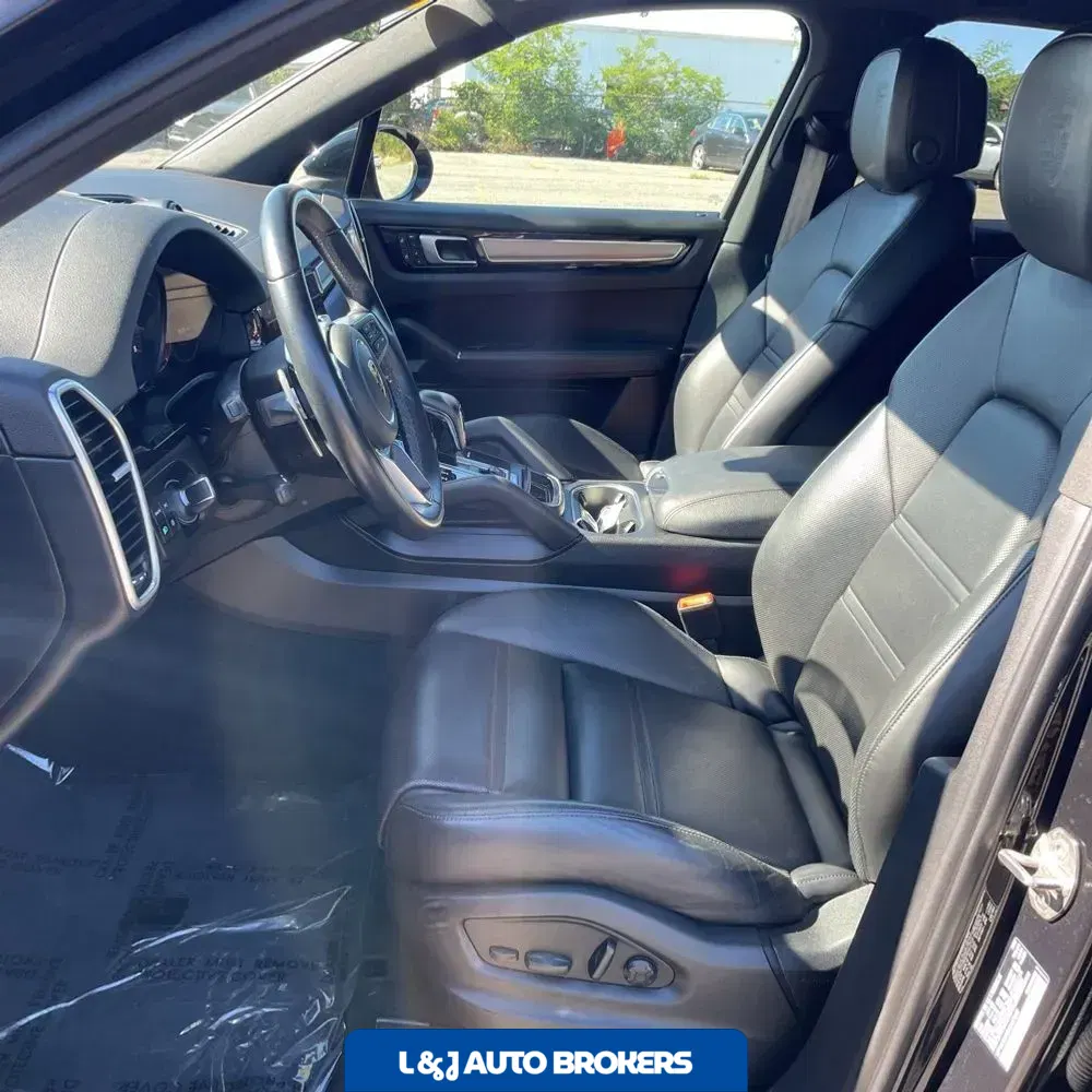 2022 Porsche Cayenne Platinum Edition